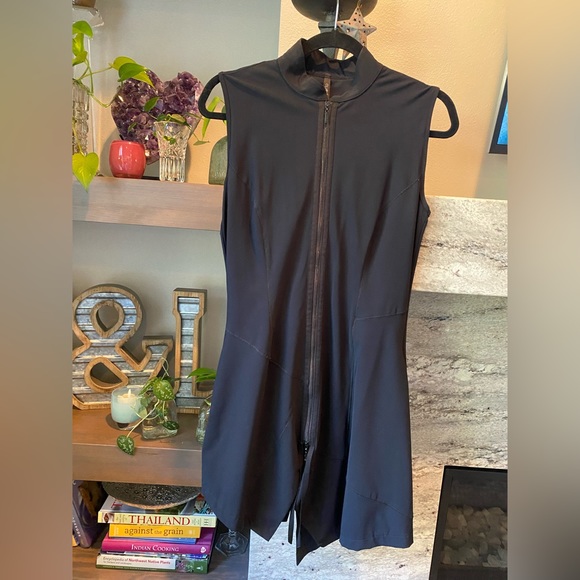 Porto SF Asymmetrical hem vest Size 0 - Picture 2 of 8